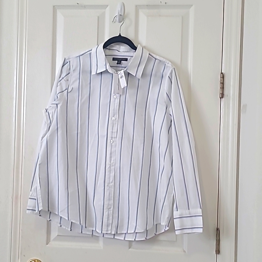NWT- Banana Republic W, L/S Button down shirt, white with blue & gray stripe. LG